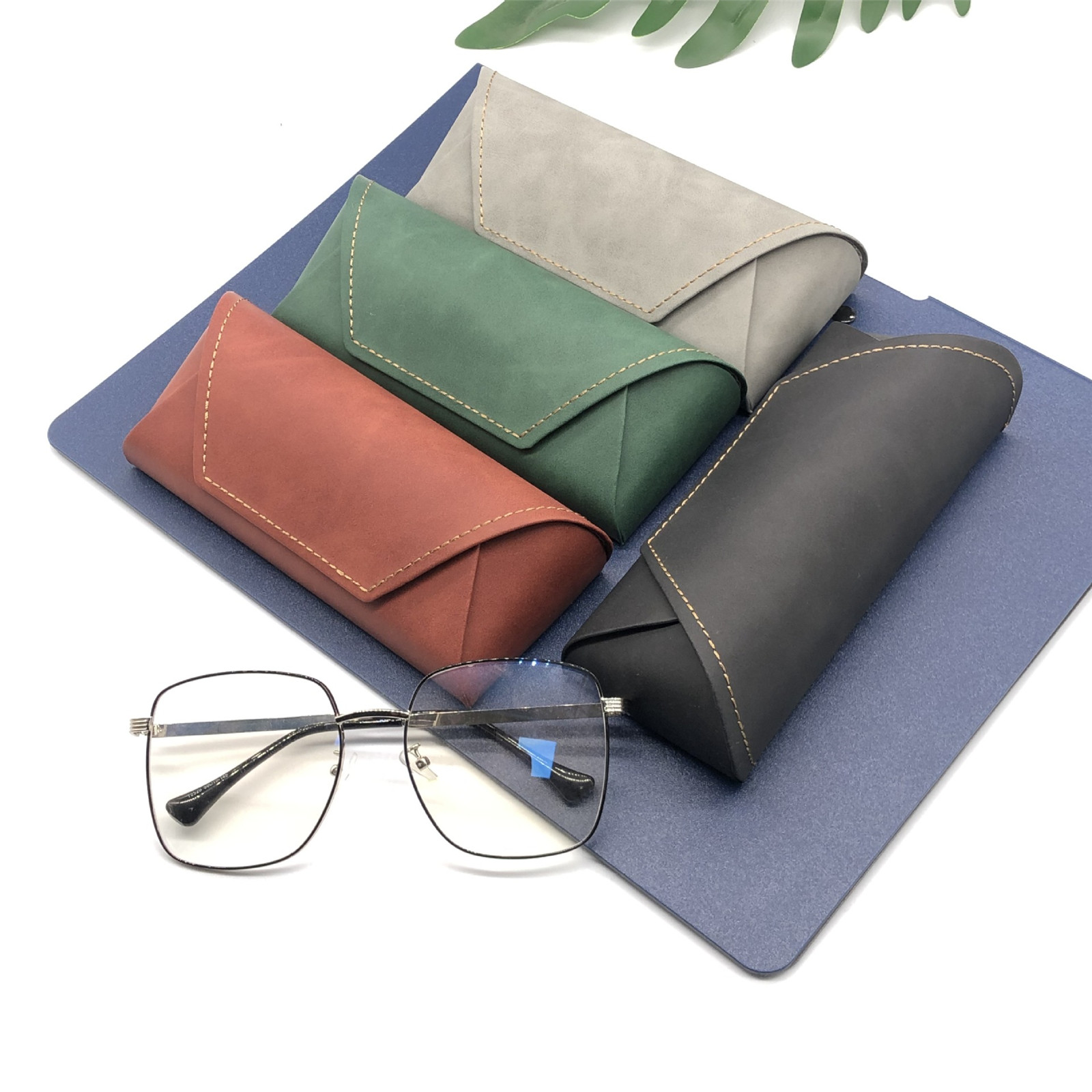 Travel Accessories Gift Ideas - Spectacle Case Pu+Metal Eyewear Holder Sunglasses